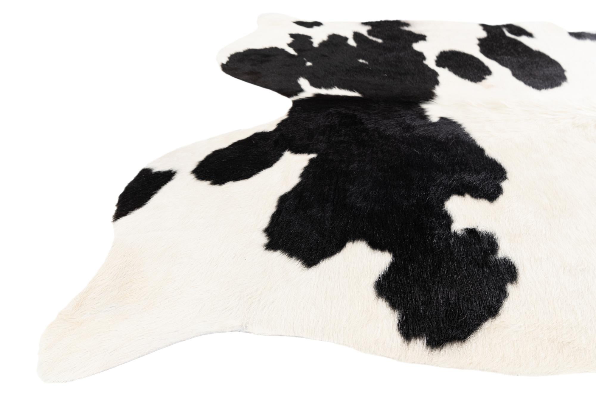 5' 6 x 6' 2 Cowhide Leather Square Rug