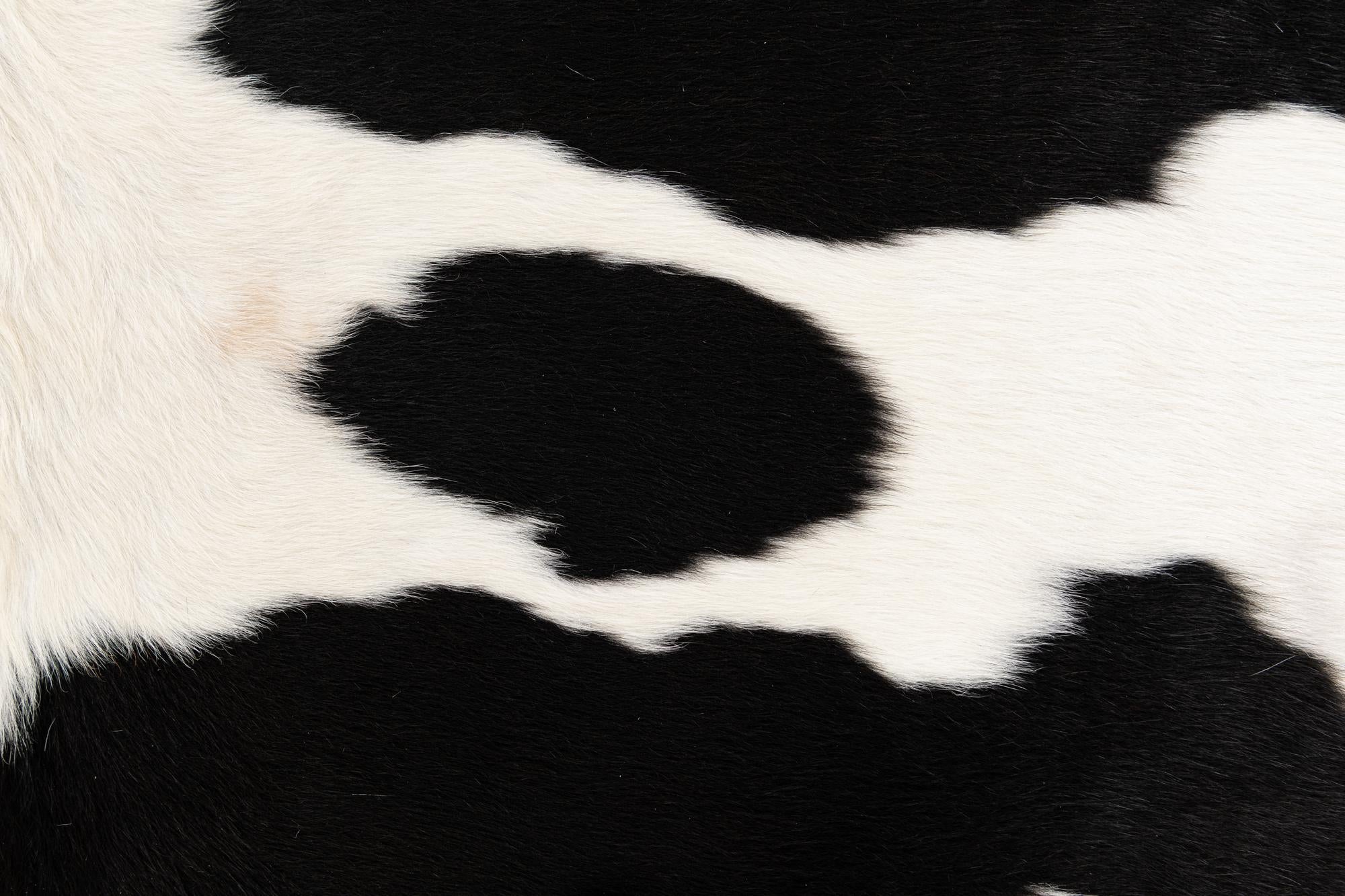 5' 6 x 6' 2 Cowhide Leather Square Rug