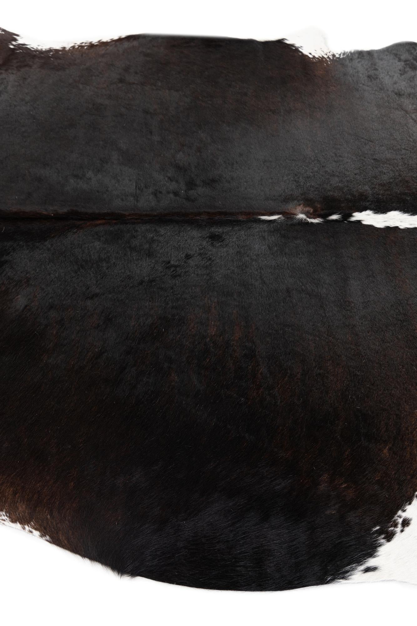 5' 5 x 5' 6 Cowhide Leather Square Rug