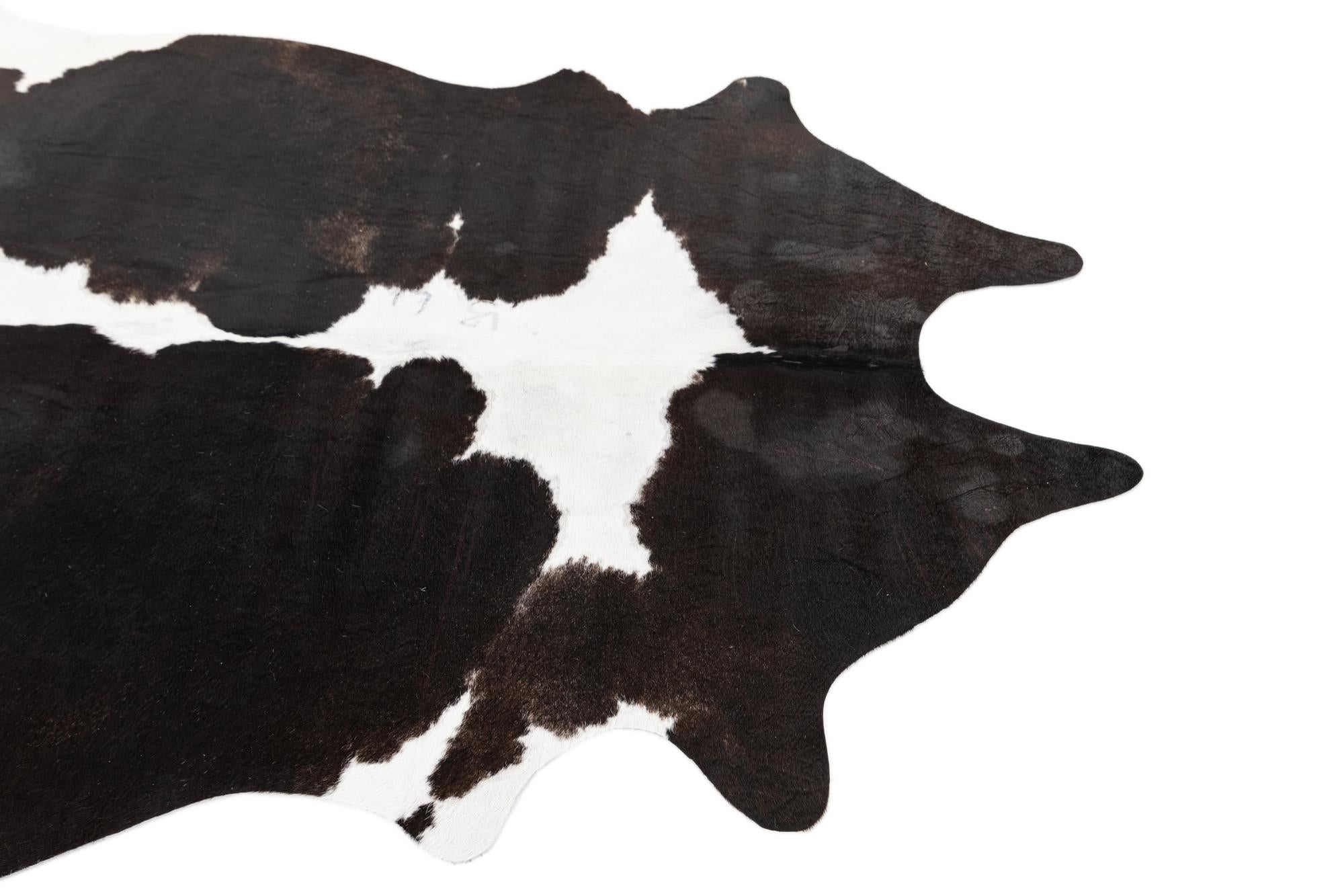 5' 7 x 5' 10 Cowhide Leather Square Rug