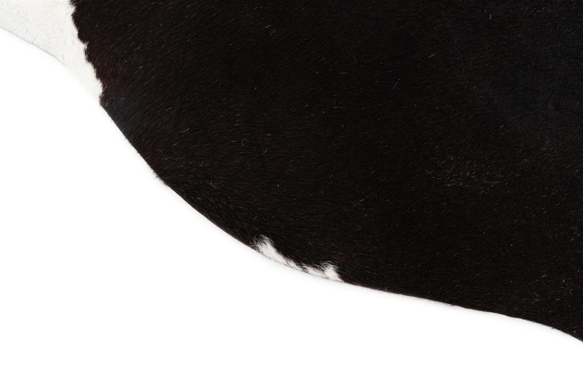 5' 7 x 5' 10 Cowhide Leather Square Rug