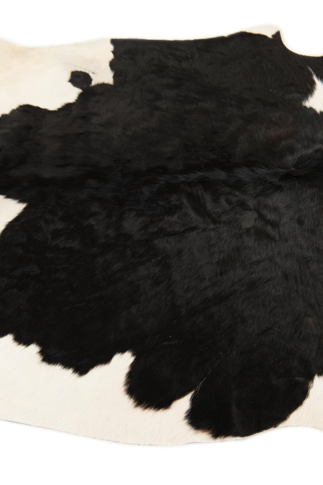 4' 9 x 4' 11 Cowhide Leather Square Rug