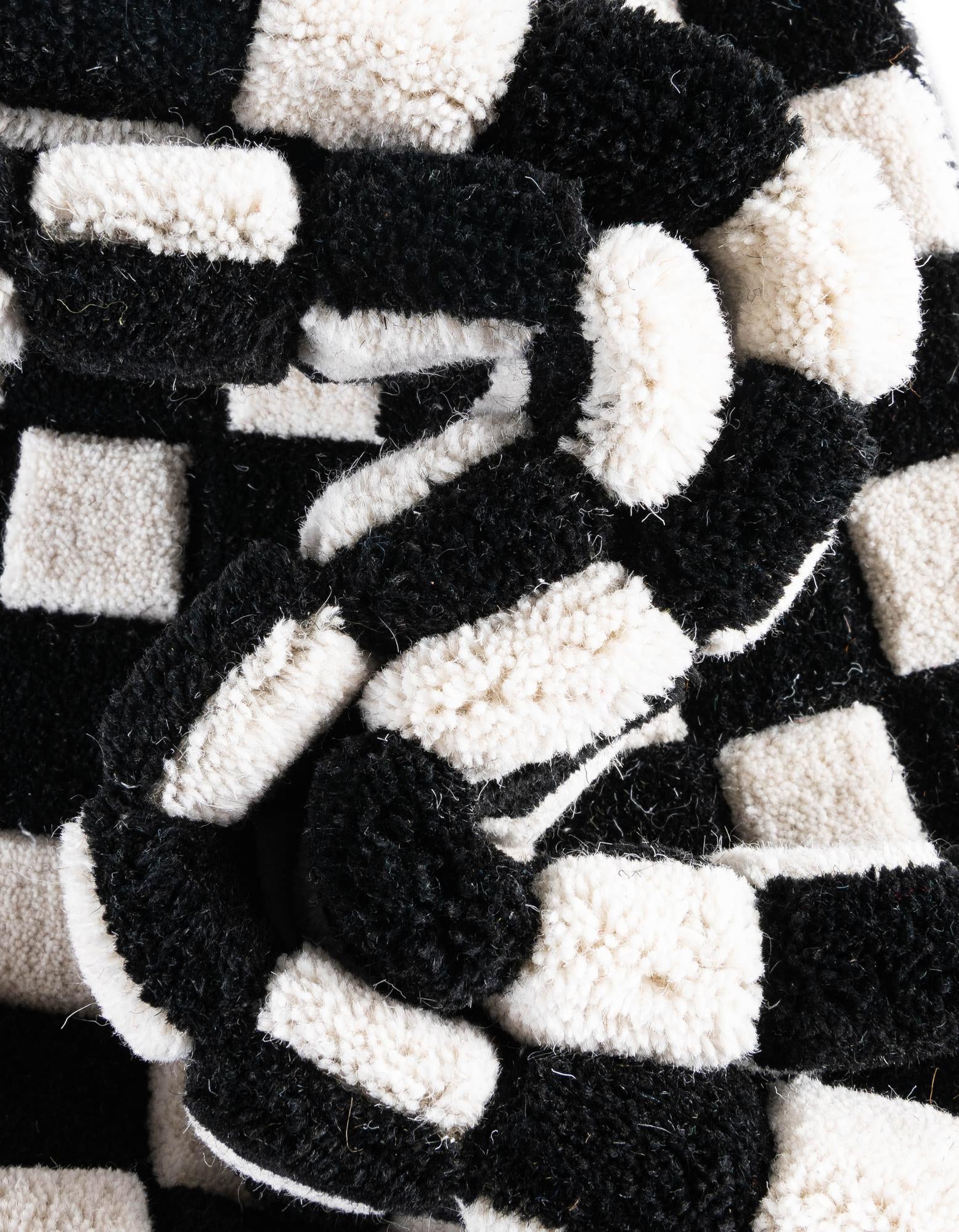 7' 10 x 7' 10 Hand Tufted Wool Square Rug