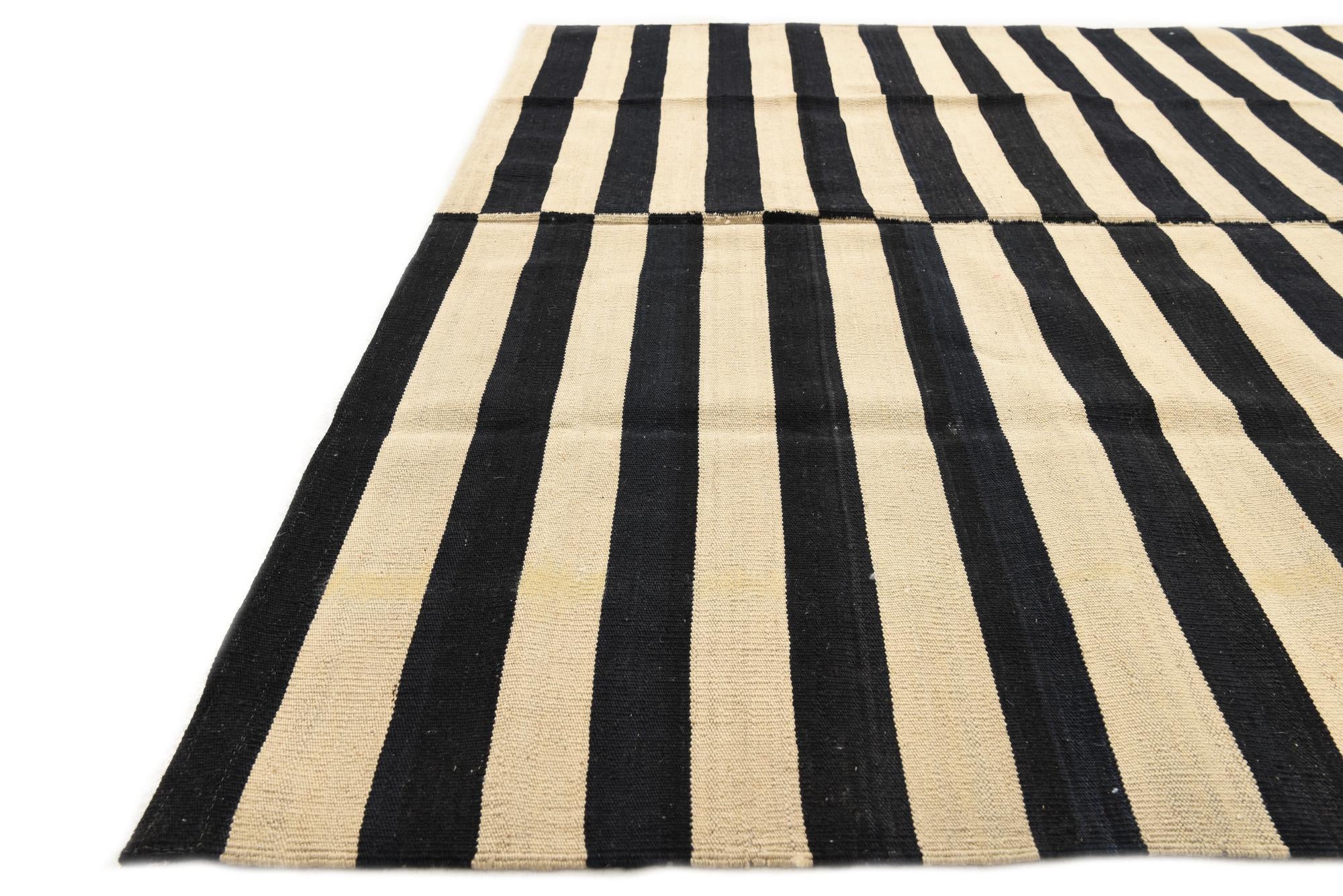 5' 3 x 5' 3 Hand Woven Kilim Modern Wool Square Rug