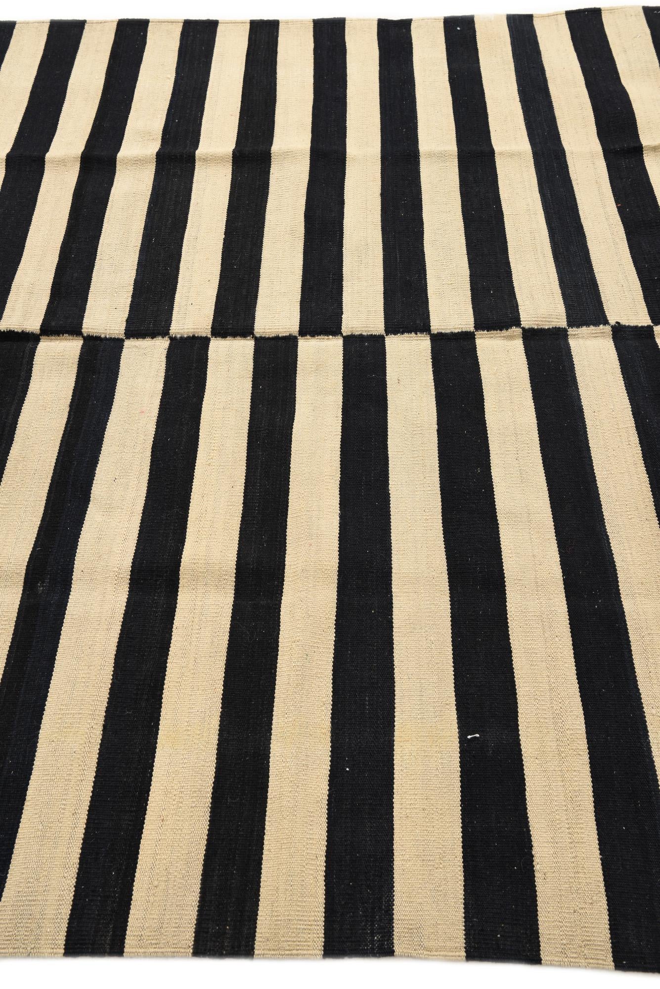5' 3 x 5' 3 Hand Woven Kilim Modern Wool Square Rug