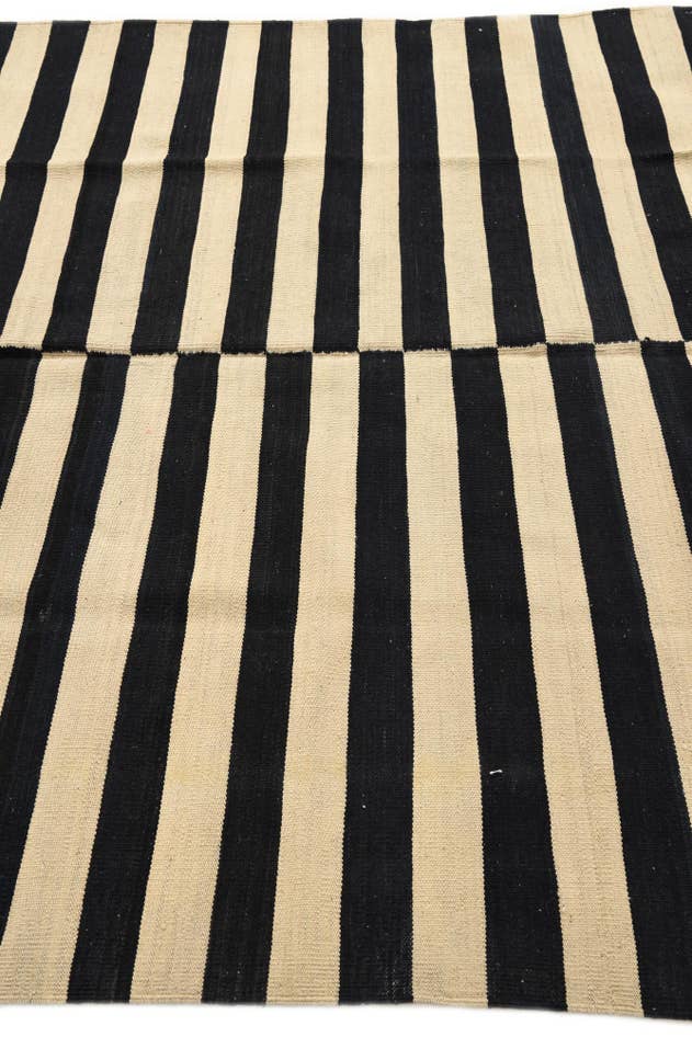 Detail image of 5' 3 x 5' 3 Hand Woven Kilim Modern Wool Square Rug