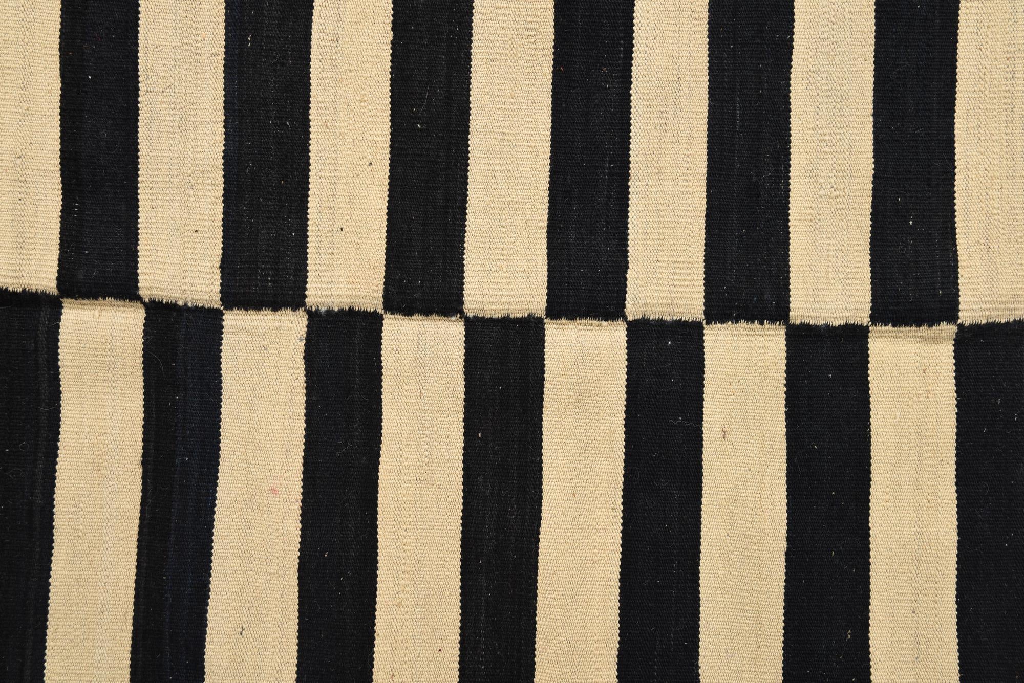 5' 3 x 5' 3 Hand Woven Kilim Modern Wool Square Rug