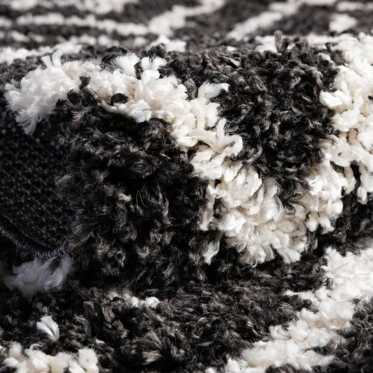 Detail image of 7' 10 x 7' 10 Lagom Shag Square Rug