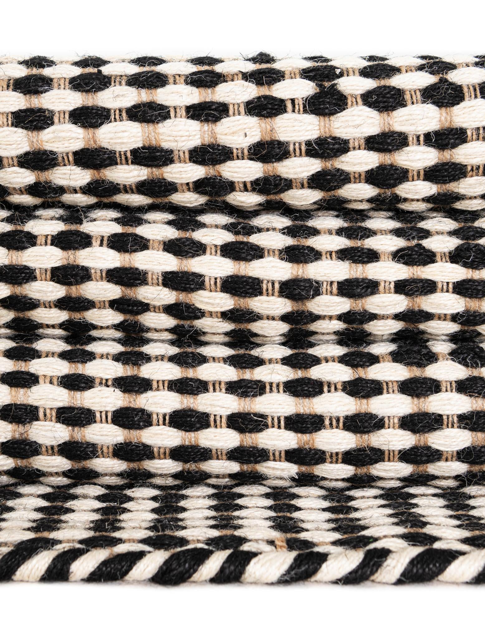 7' 10 x 7' 10 Hand Woven Laurel Handwoven Jute Square Rug