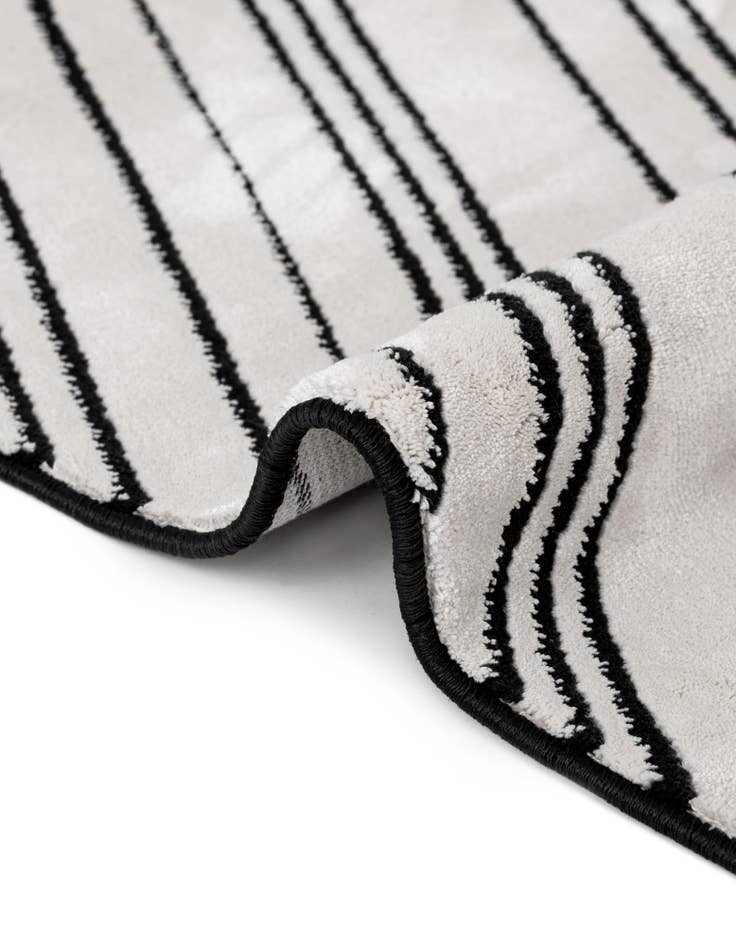 Detail image of 7' 10 x 7' 10 Milano Square Rug