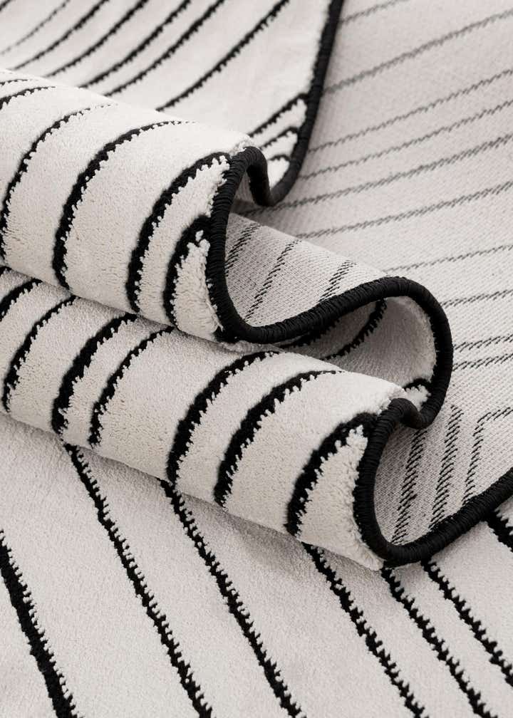7' 10 x 7' 10 Milano Square Rug