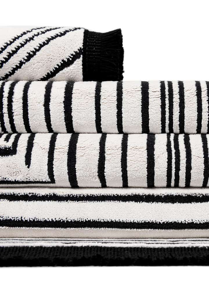 7' 10 x 7' 10 Milano Square Rug