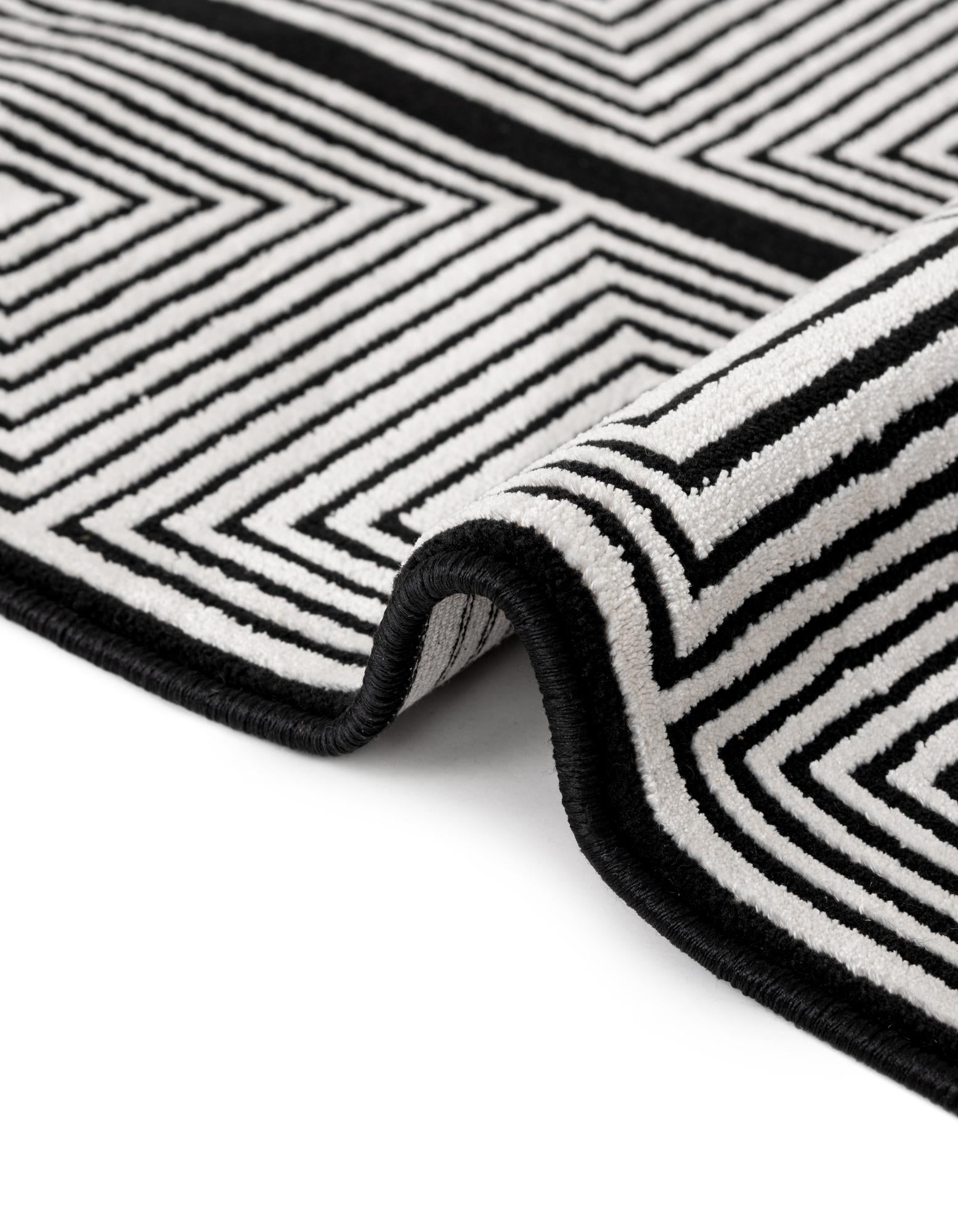 7' 10 x 7' 10 Milano Square Rug
