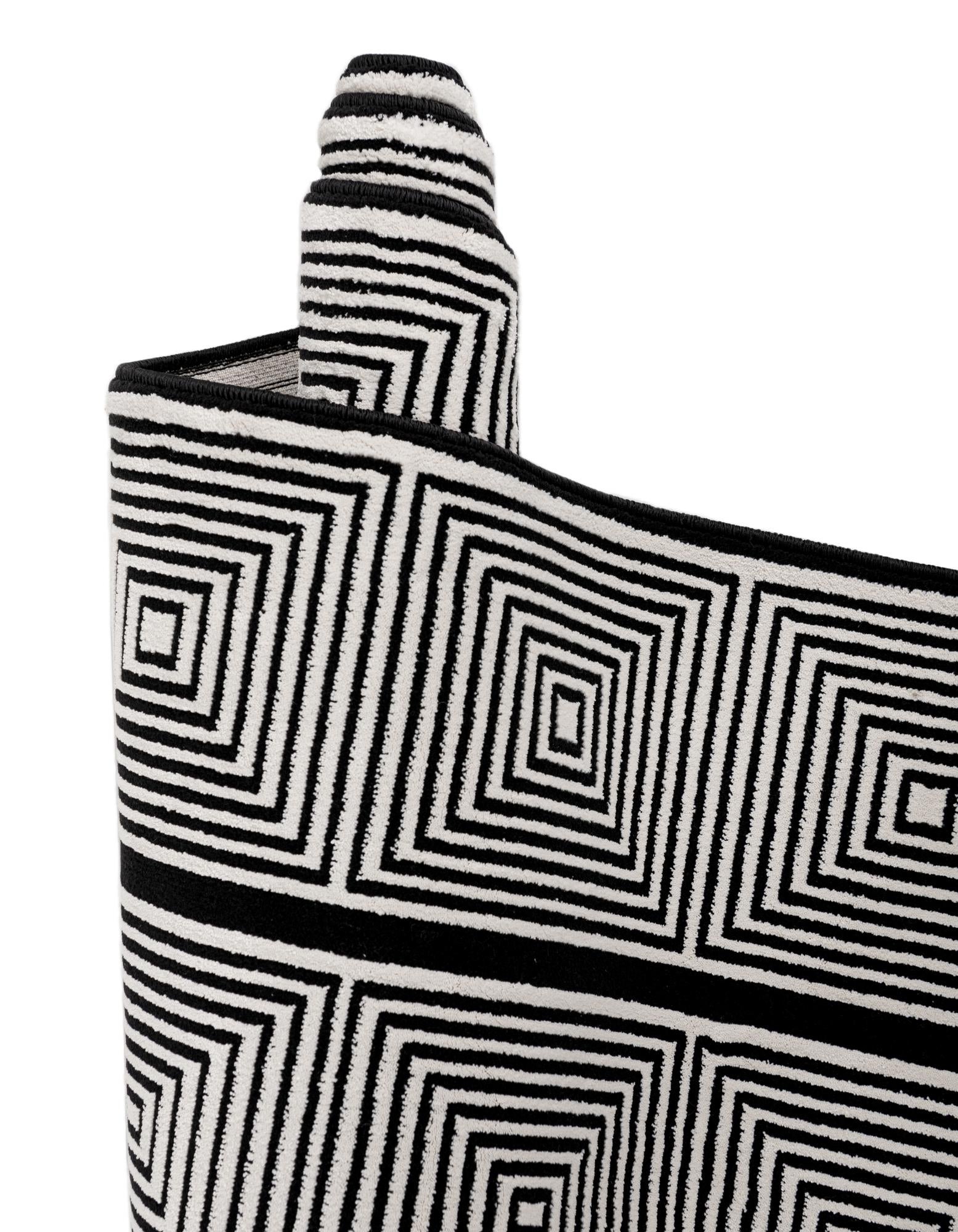 7' 10 x 7' 10 Milano Square Rug