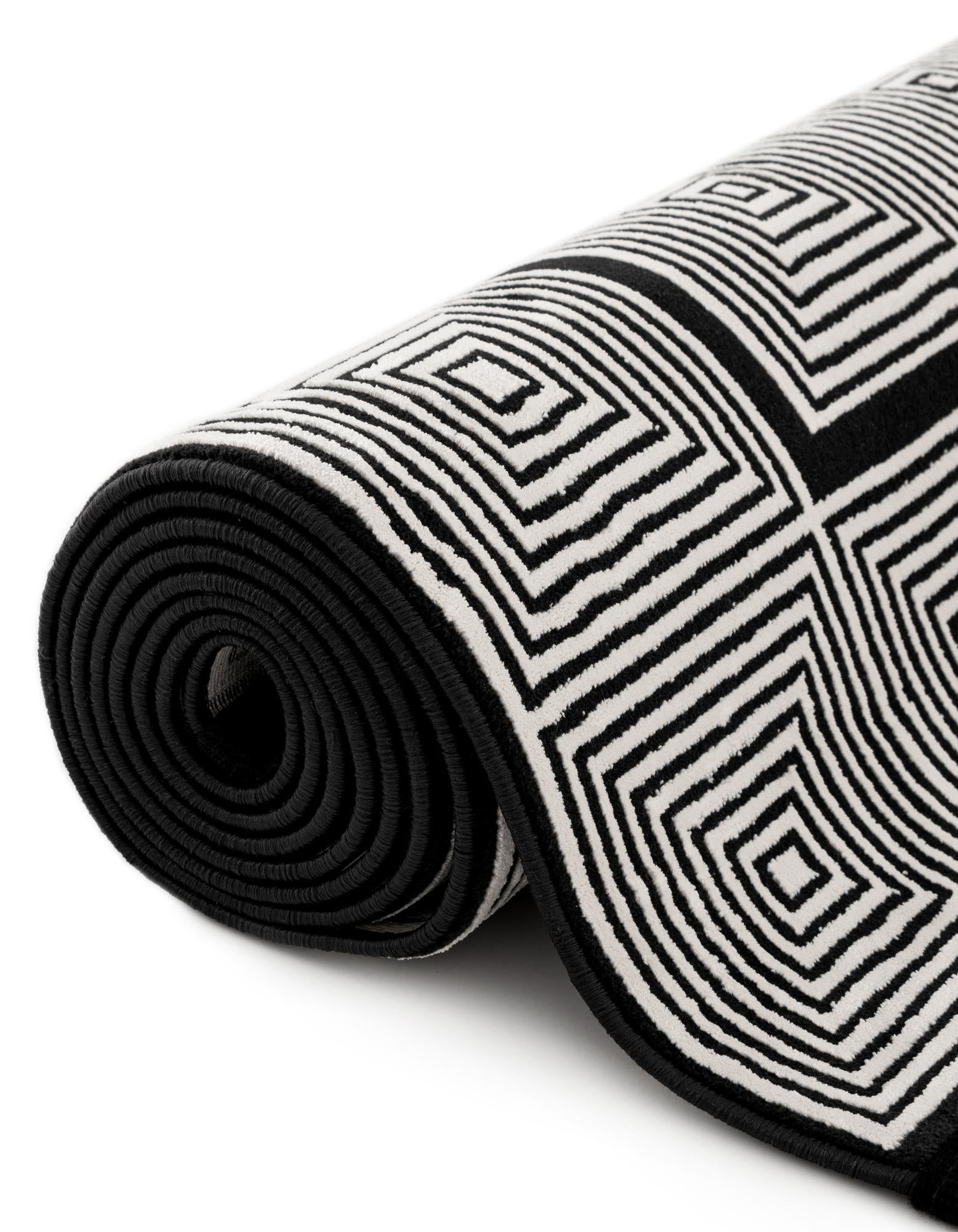 7' 10 x 7' 10 Milano Square Rug