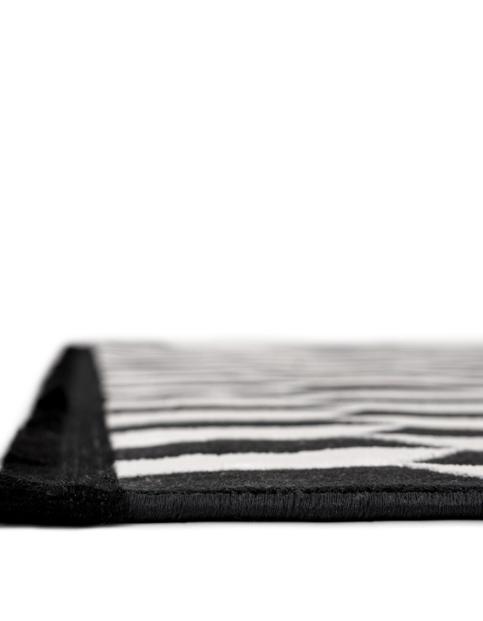 7' 10 x 7' 10 Milano Square Rug