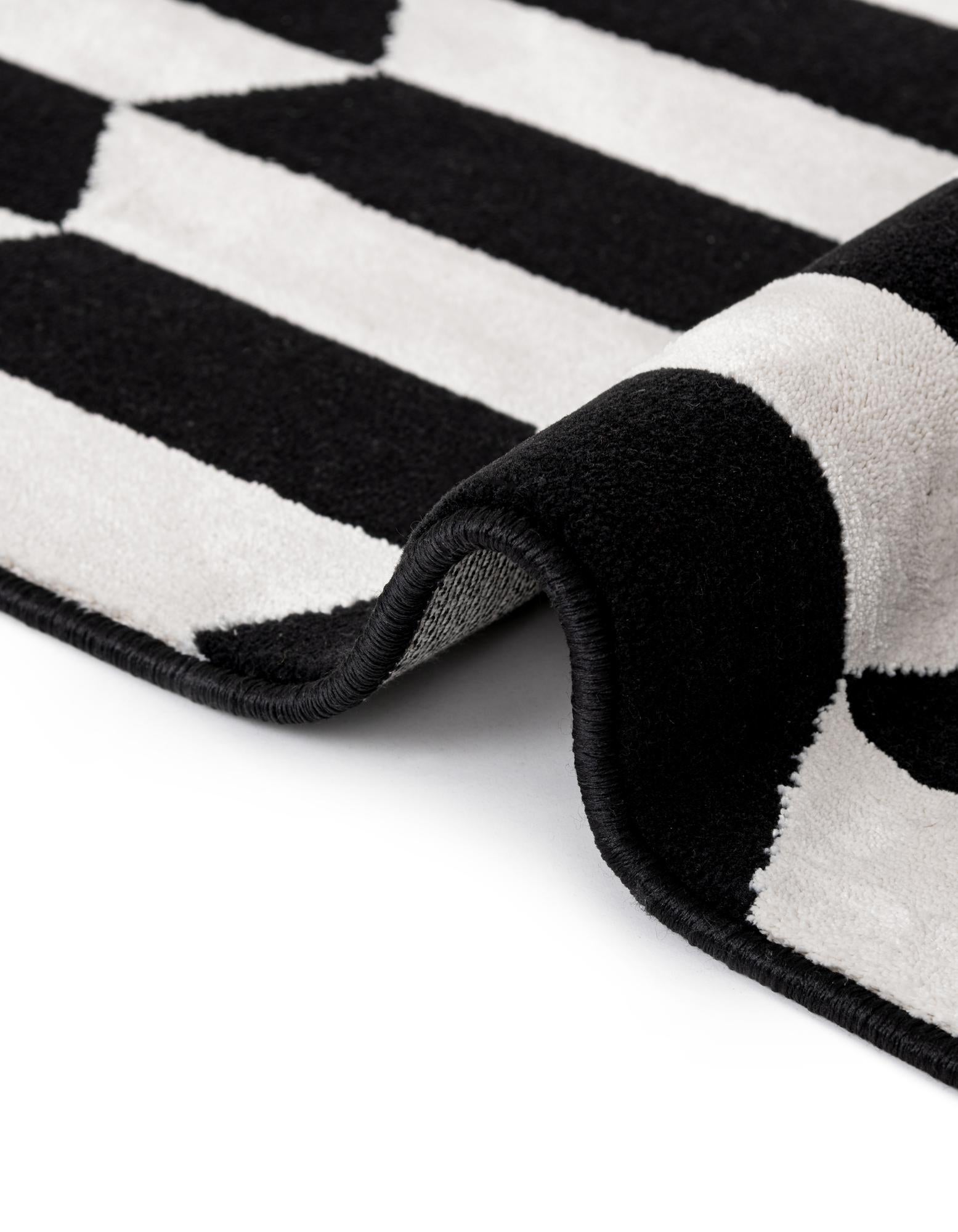 7' 10 x 7' 10 Milano Square Rug