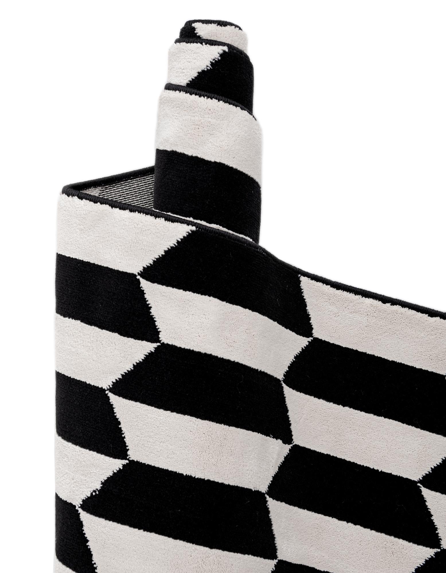 7' 10 x 7' 10 Milano Square Rug