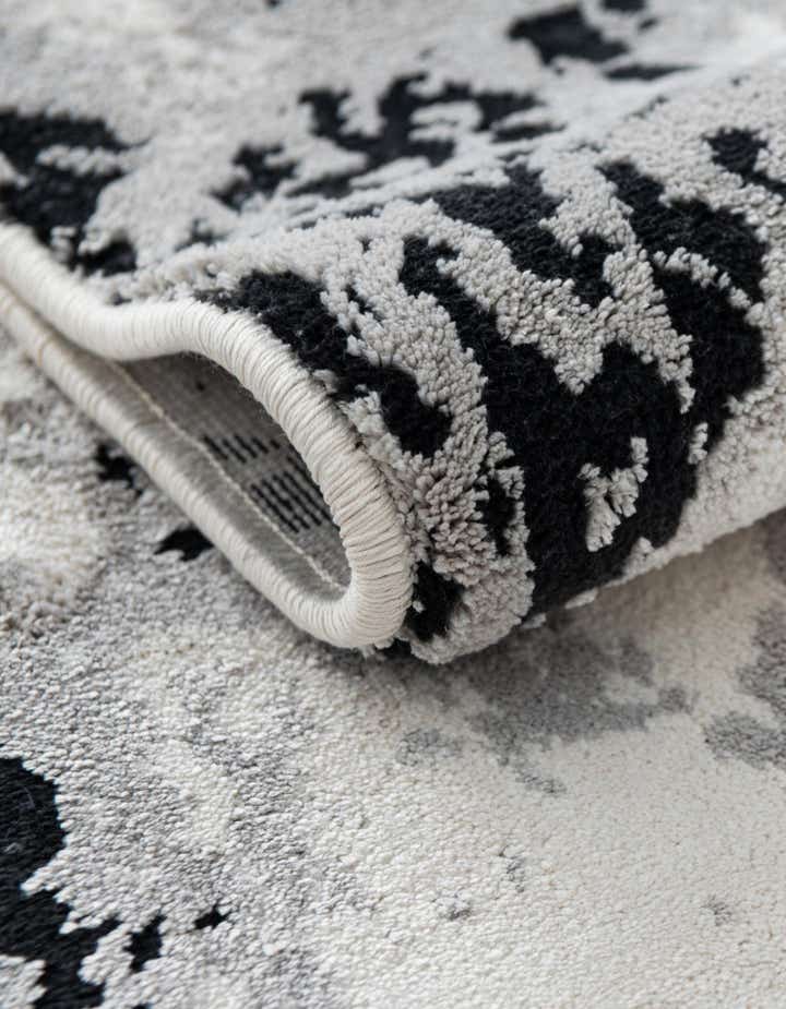 7' 10 x 7' 10 Milano Square Rug