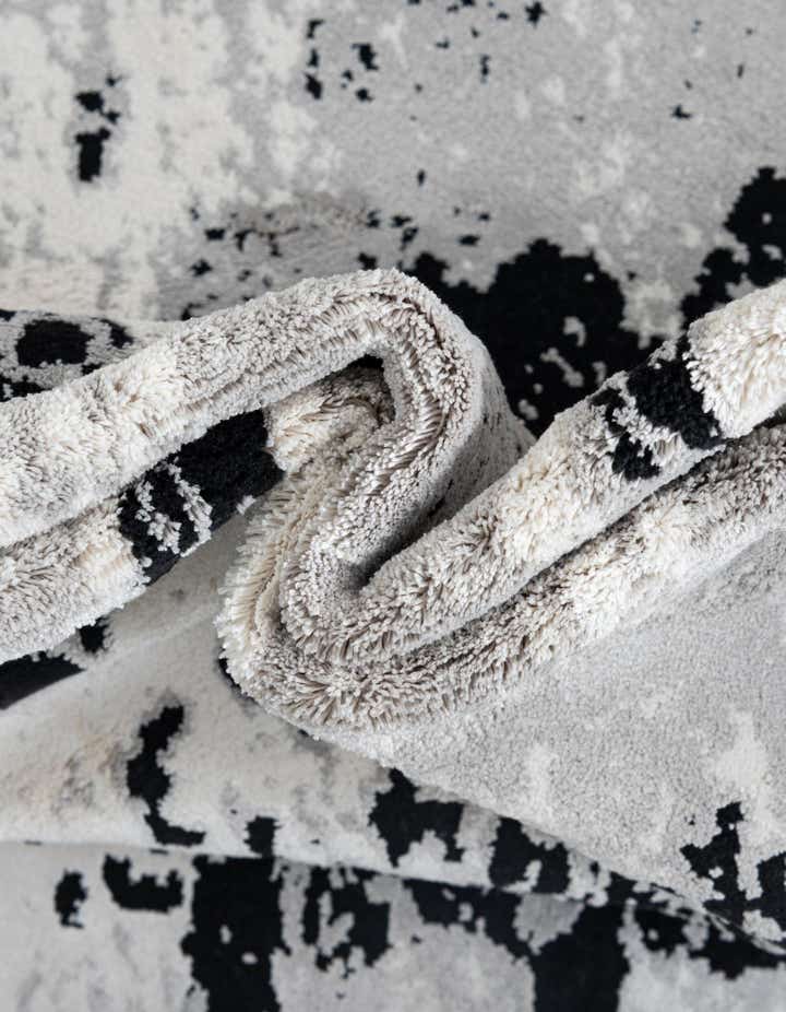 7' 10 x 7' 10 Milano Square Rug