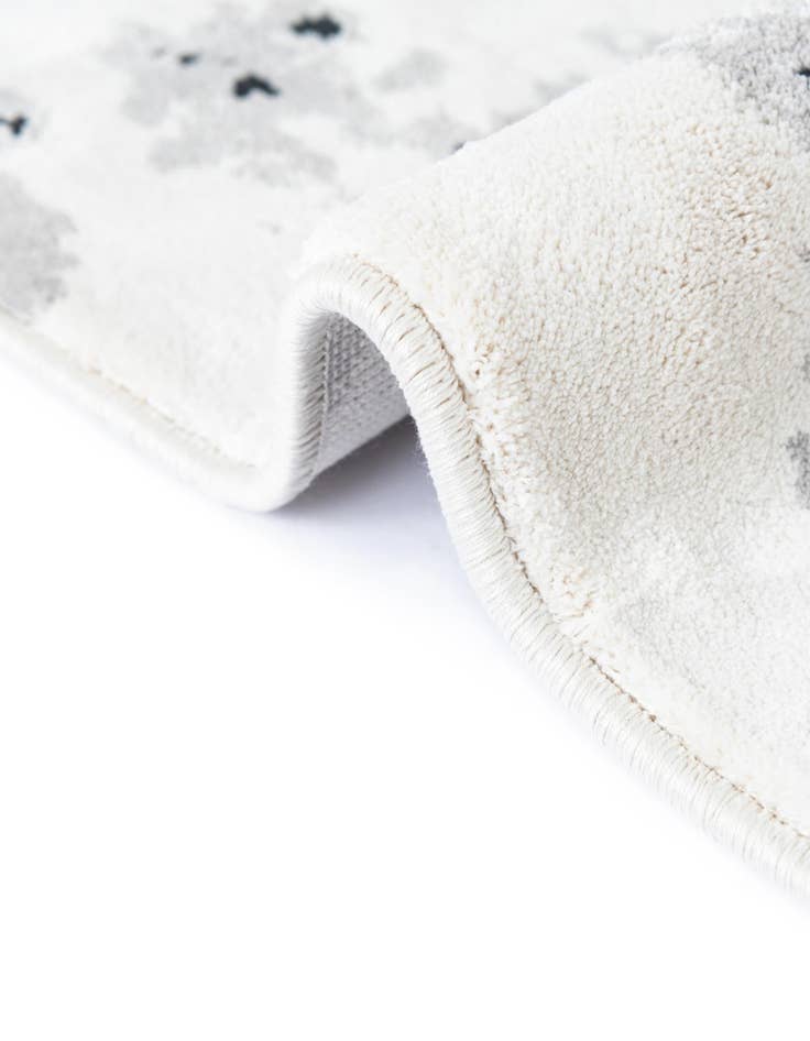 Detail image of 7' 10 x 7' 10 Milano Square Rug