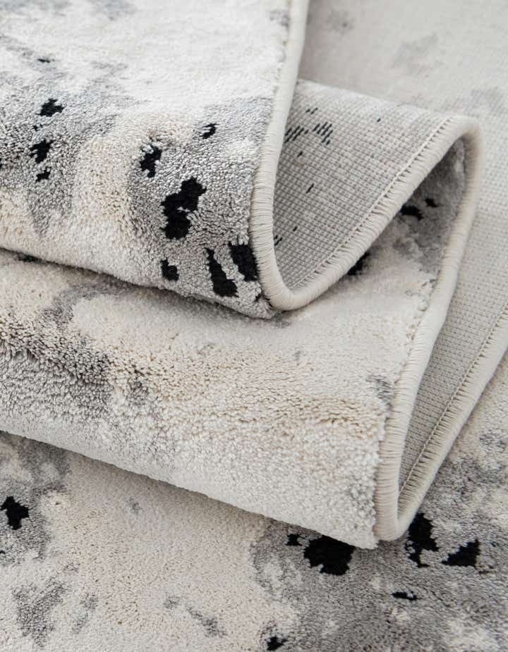 7' 10 x 7' 10 Milano Square Rug