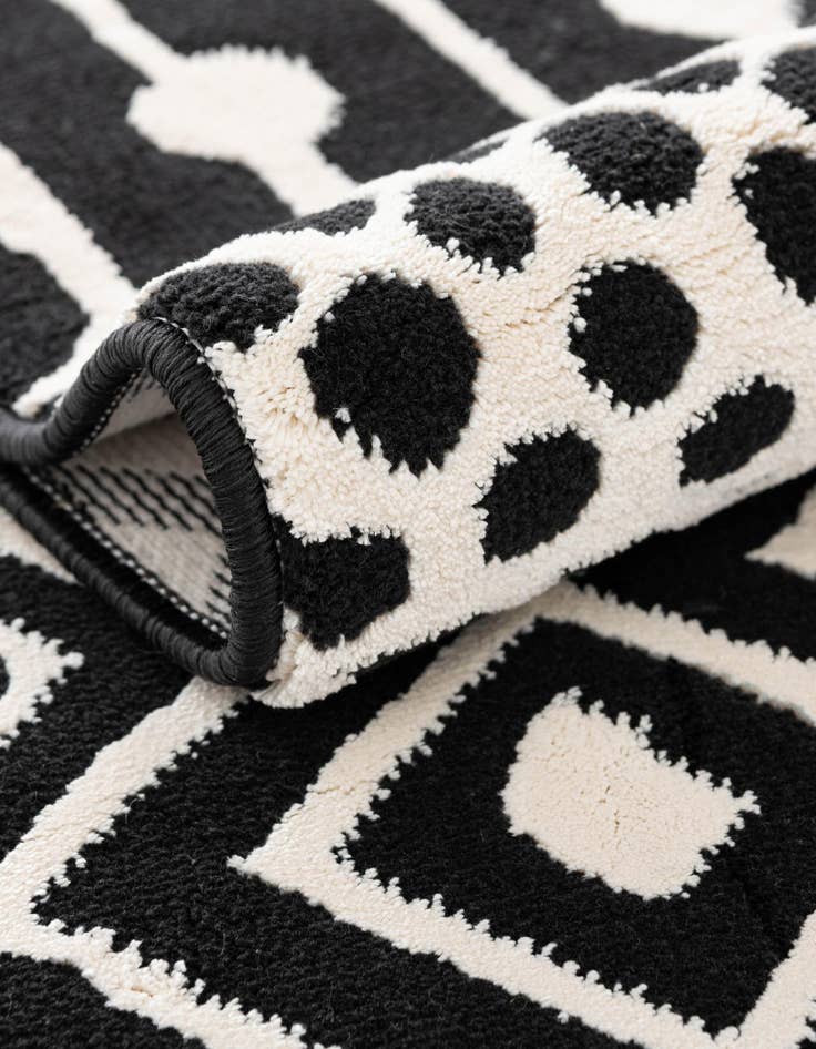 Detail image of 8' 3 x 8' 3 Milano Square Rug