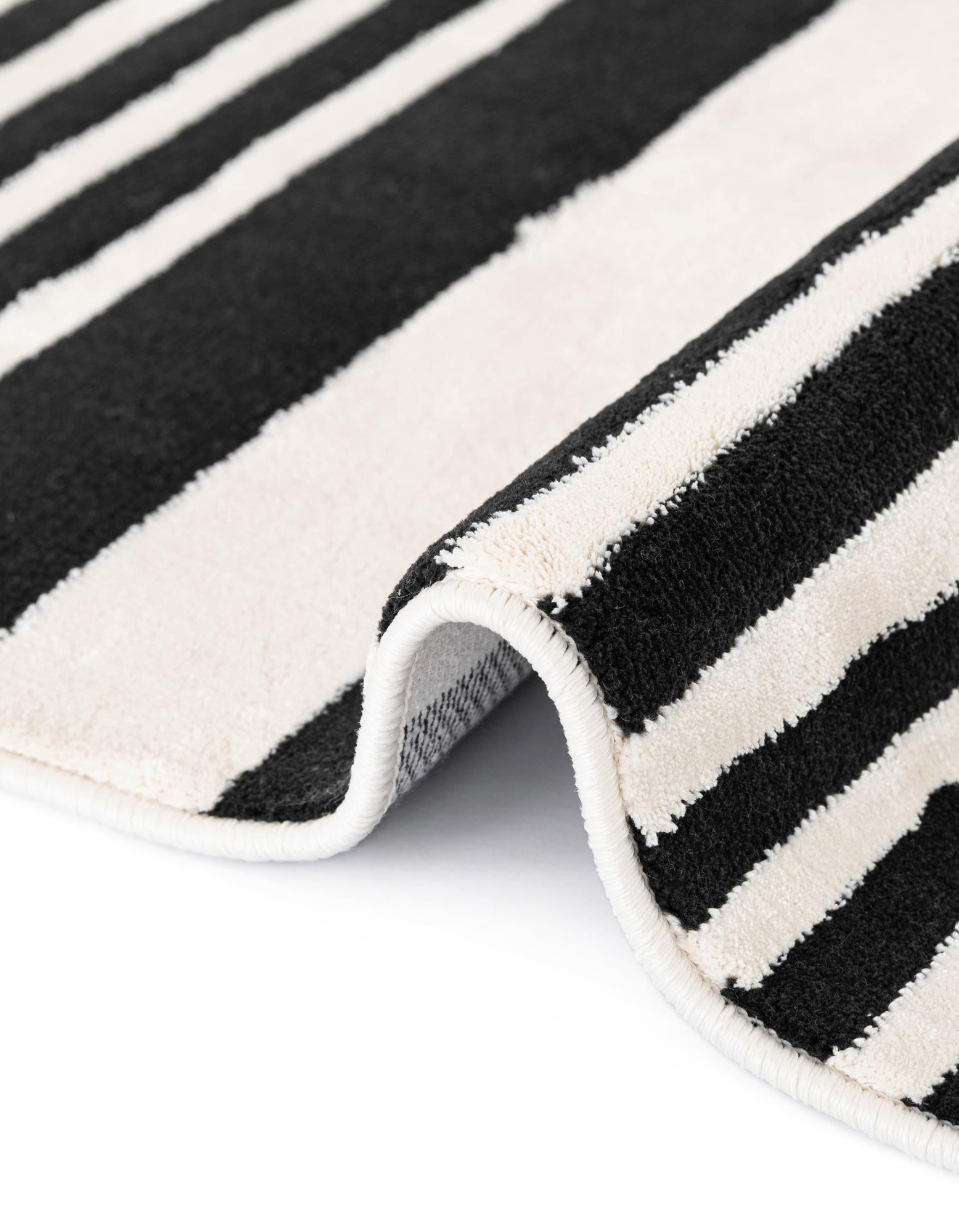 8' 3 x 8' 3 Milano Square Rug