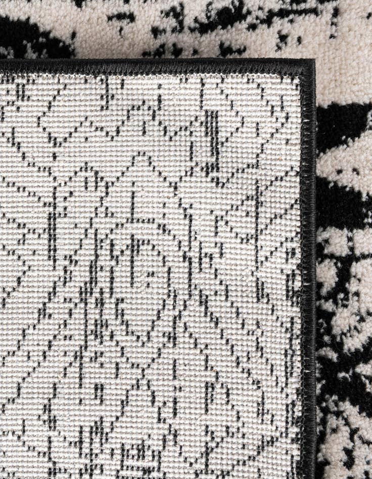 Detail image of 4' x 4' Oregon Square Rug