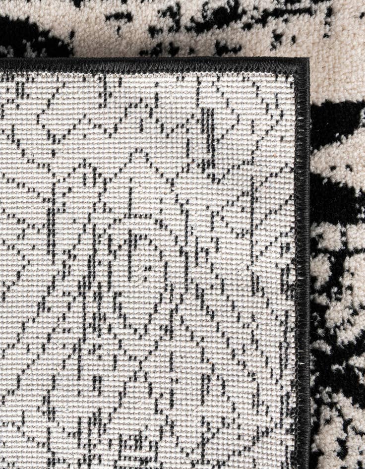 Detail image of 6' x 6' Oregon Square Rug