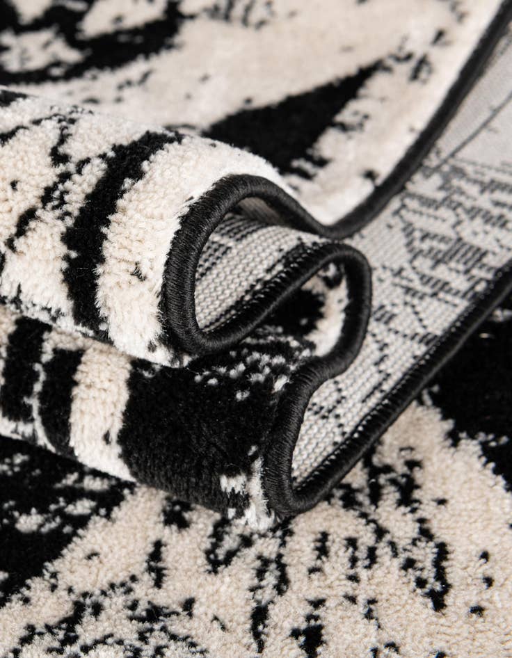 Detail image of 6' x 6' Oregon Square Rug