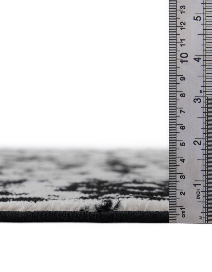 Detail image of 6' x 6' Oregon Square Rug