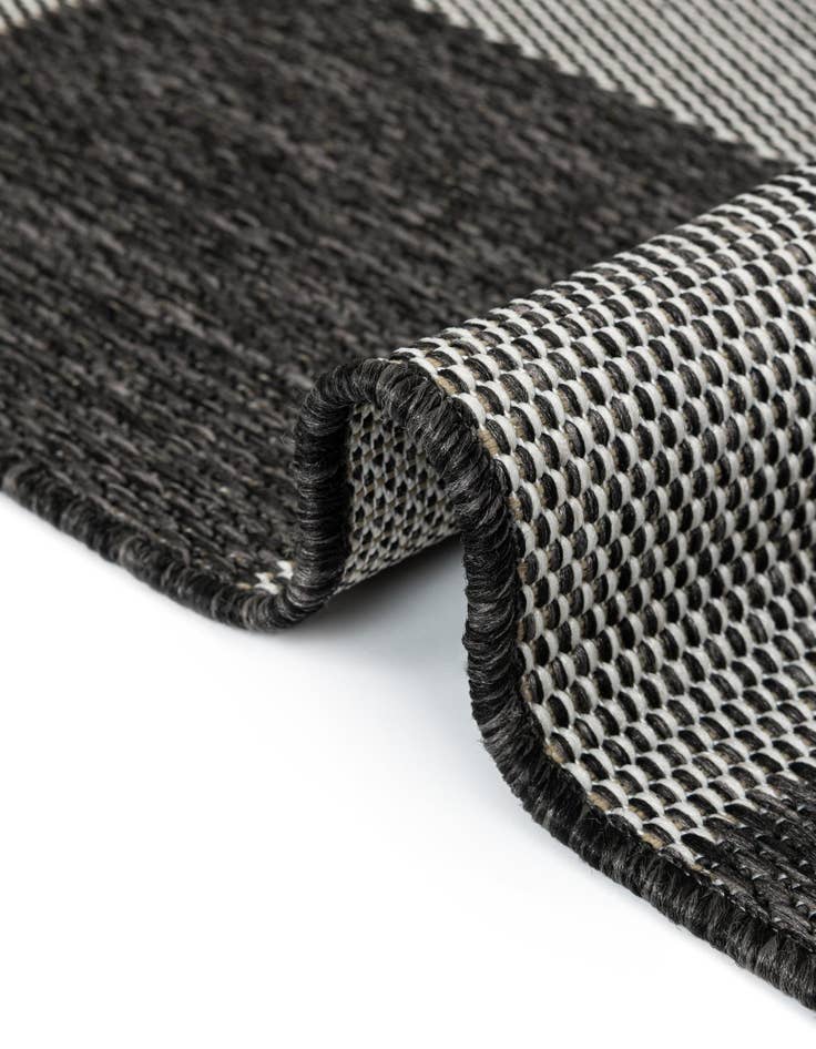 Detail image of 7' 10 x 7' 10 Easy-Clean Checkered Indoor / Outdoor Square Rug