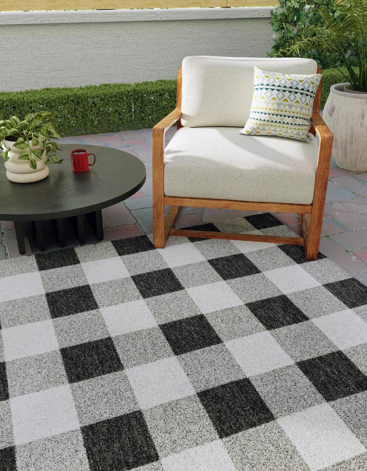 Detail image of 10' x 10'  Washable Checkered Indoor / Outdoor Square Rug