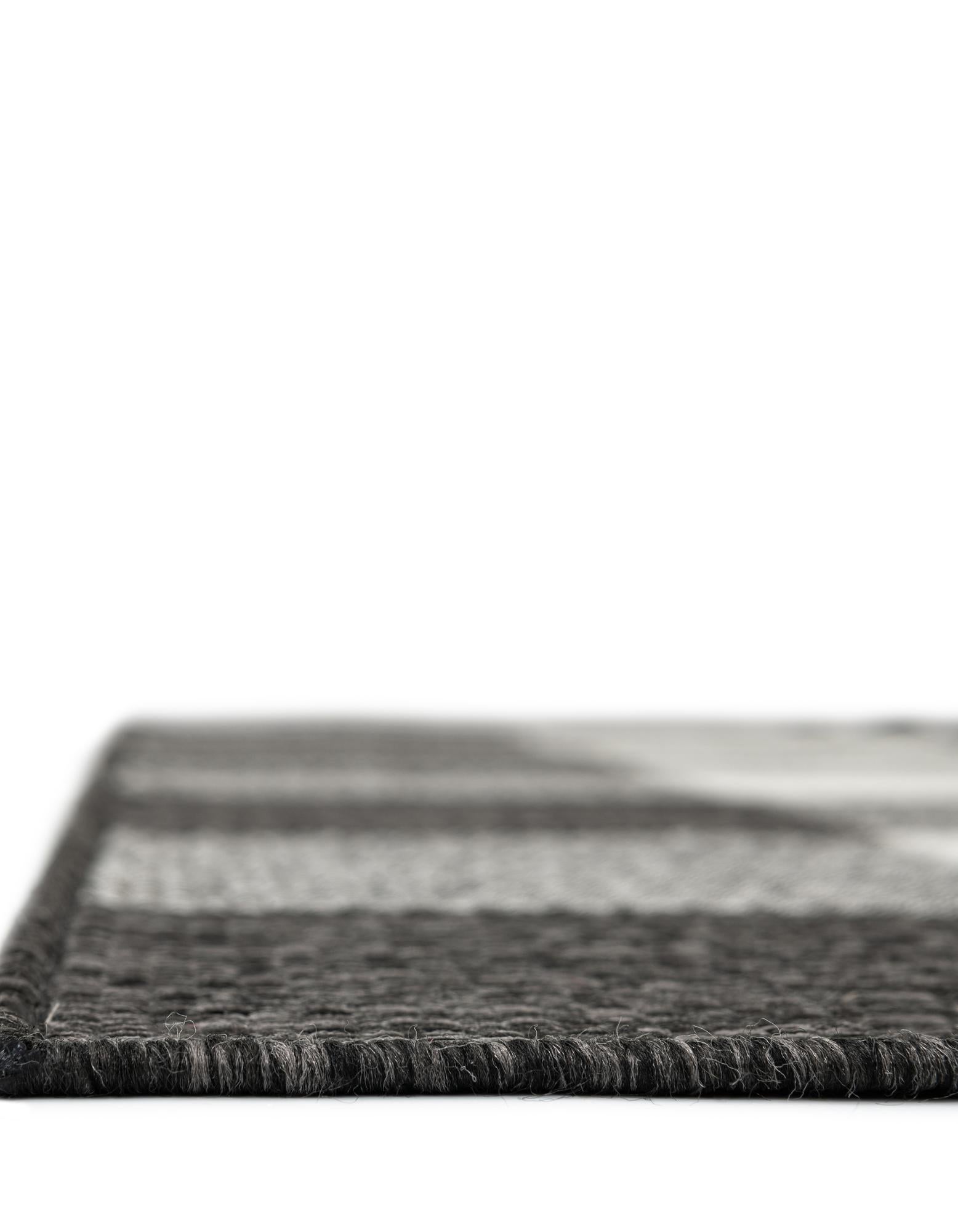 10' x 10' Easy-Clean Checkered Indoor / Outdoor Square Rug