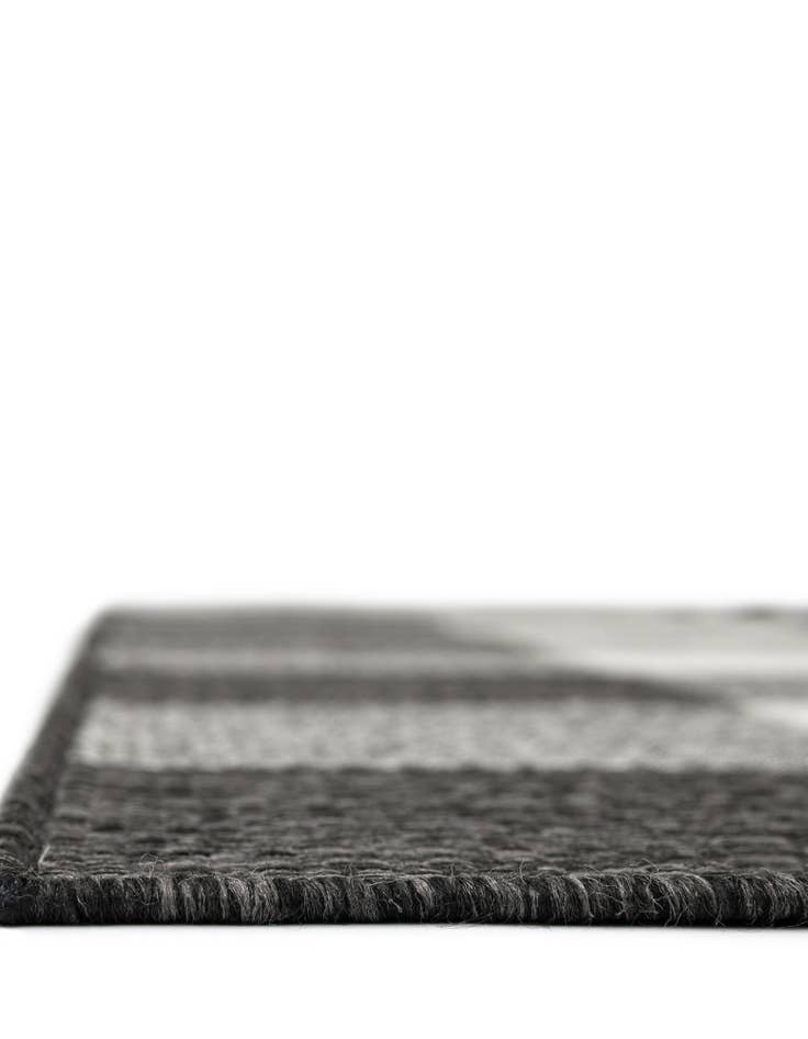 Detail image of 7' 10 x 7' 10 Easy-Clean Checkered Indoor / Outdoor Square Rug