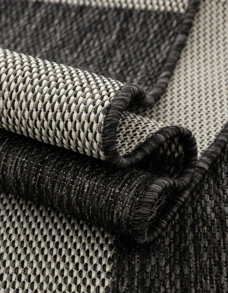 Detail image of 10' x 10'  Washable Checkered Indoor / Outdoor Square Rug