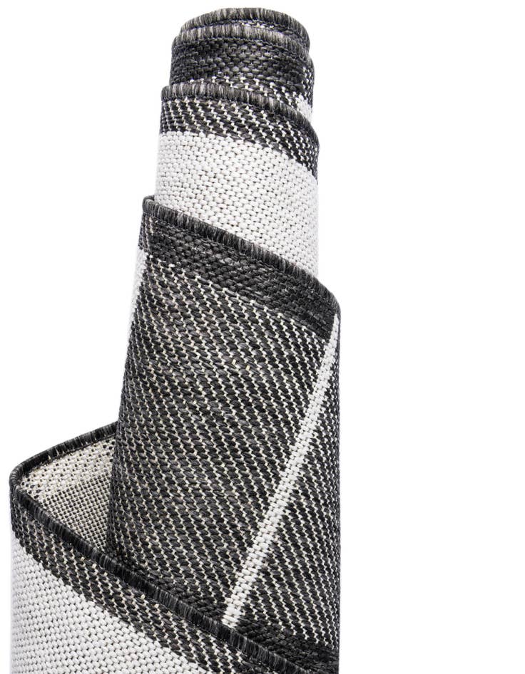 Detail image of 7' 10 x 7' 10 Easy-Clean Checkered Indoor / Outdoor Square Rug