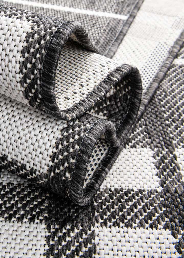 10' x 10' Easy-Clean Checkered Indoor / Outdoor Square Rug