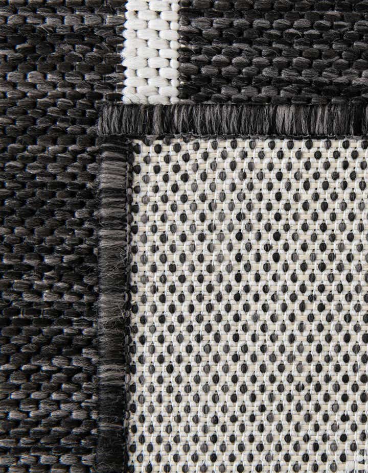 7' 10 x 7' 10 Easy-Clean Modern Indoor / Outdoor Square Rug