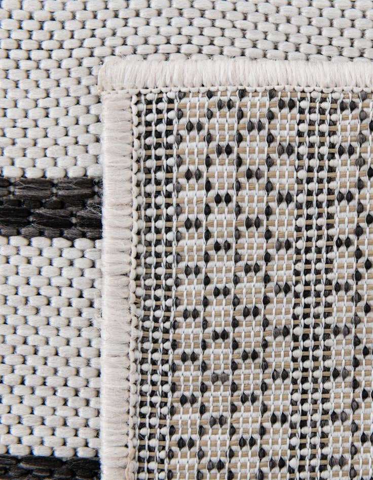 Detail image of 7' 10 x 7' 10  Washable Modern Indoor / Outdoor Square Rug