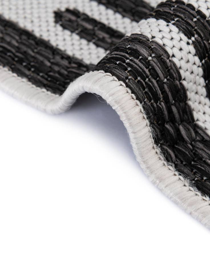 Detail image of 7' 10 x 7' 10  Washable Modern Indoor / Outdoor Square Rug