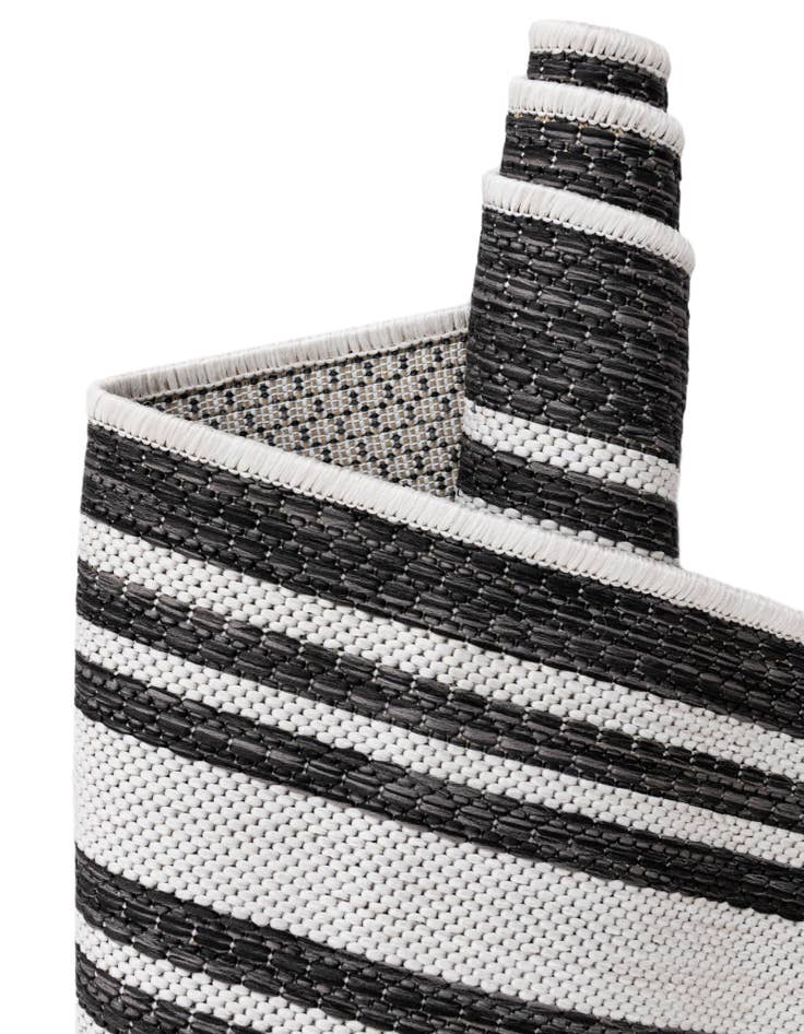 Detail image of 7' 10 x 7' 10  Washable Modern Indoor / Outdoor Square Rug
