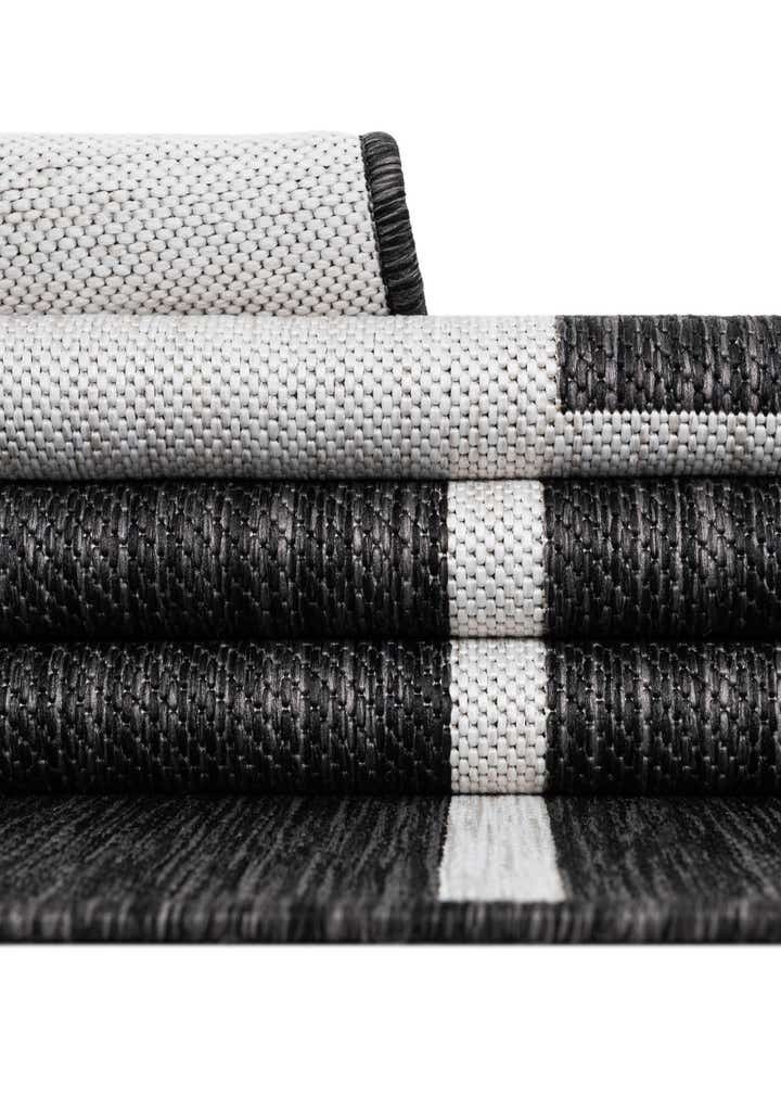 7' 10 x 7' 10 Easy-Clean Modern Indoor / Outdoor Square Rug