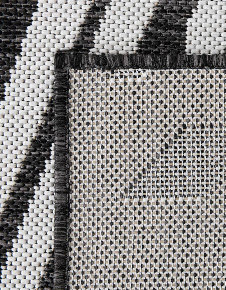 Detail image of 7' 10 x 7' 10  Washable Modern Indoor / Outdoor Square Rug