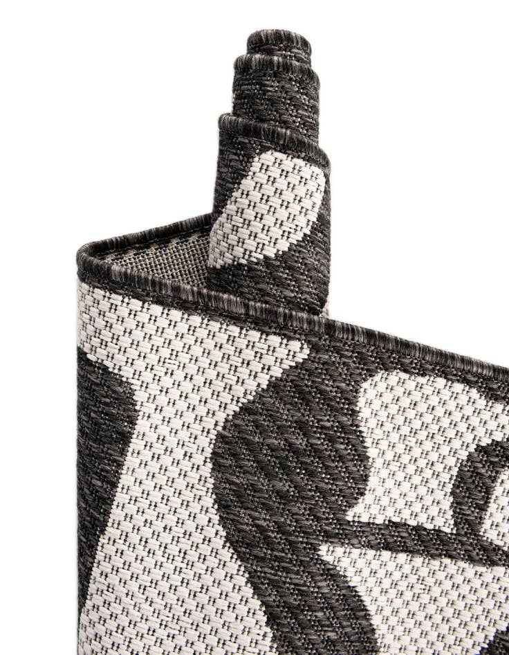 Detail image of 7' 10 x 7' 10  Washable Modern Indoor / Outdoor Square Rug