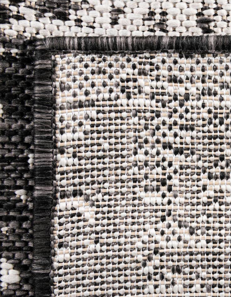 Detail image of 10' x 10'  Washable Traditional Indoor / Outdoor Square Rug