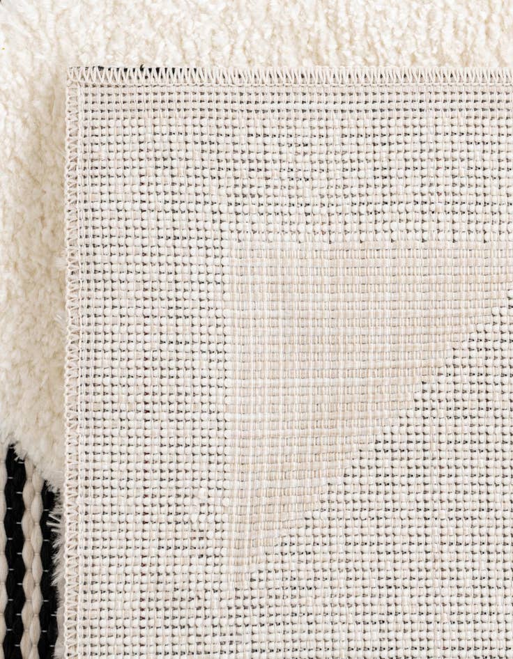 Detail image of 10' x 10' Prismatic Square Rug