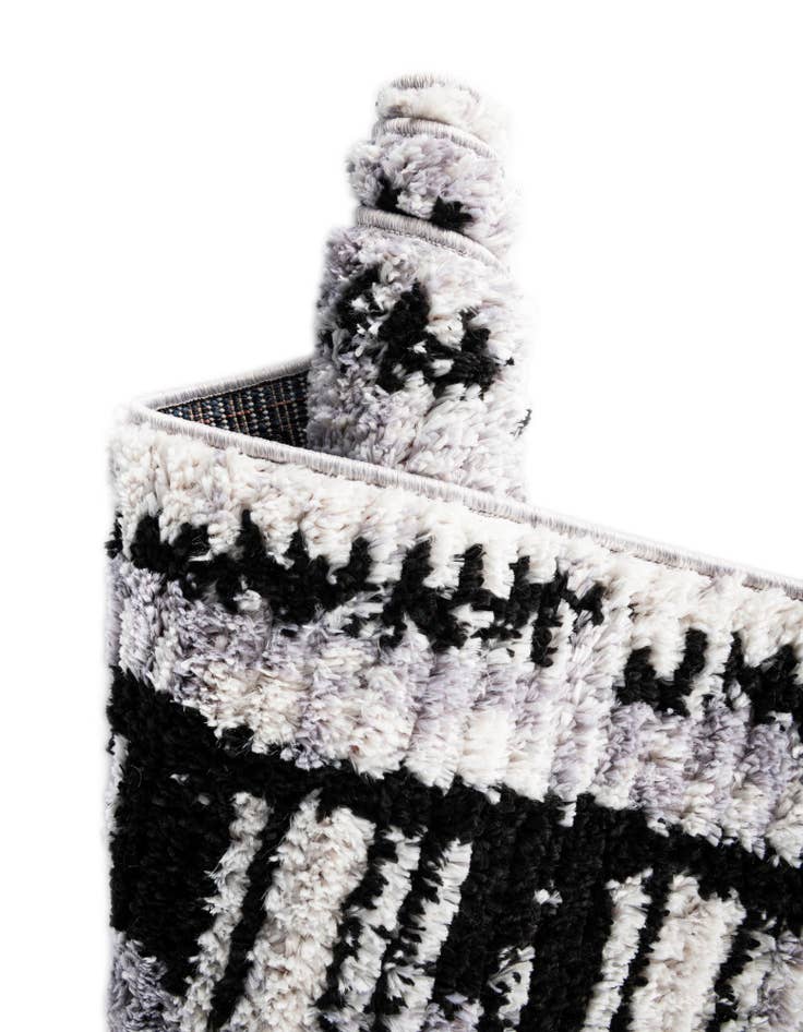 Detail image of 7' 10 x 7' 10 Tagine Square Rug