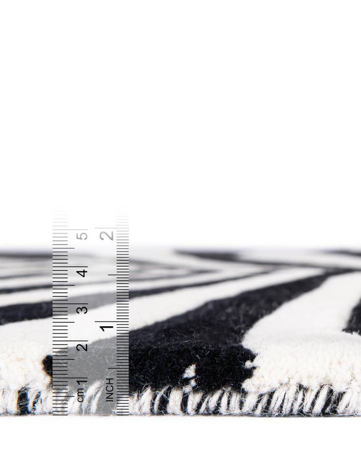 Detail image of 7' 10 x 7' 10 Vortex Wool Square Rug